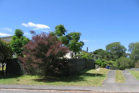 Photo of property in 19 Ridgewood Crescent, Birkenhead, Auckland, 0626