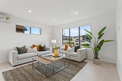 Photo of property in 77 Pepene Avenue, Takanini, Auckland, 2112