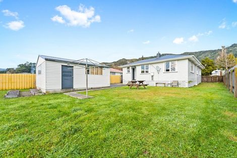 Photo of property in 28 Karaka Street, Wainuiomata, Lower Hutt, 5014