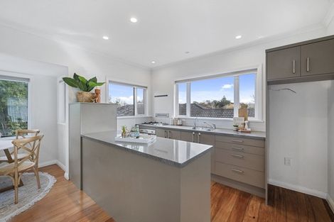 Photo of property in 10 Karaka Grove, Raumati Beach, Paraparaumu, 5032