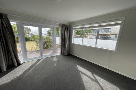 Photo of property in 18 River Road, Te Atatu Peninsula, Auckland, 0610