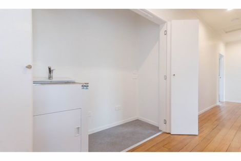 Photo of property in 6 Sheehan Road, Te Atatu South, Auckland, 0610