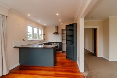 Photo of property in 19 Pinkerton Grove, Newlands, Wellington, 6037