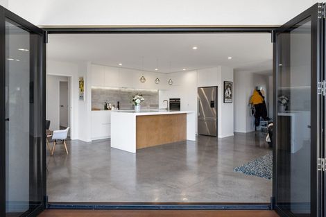 Photo of property in 18 Kotare Drive, Waiwhakaiho, New Plymouth, 4312