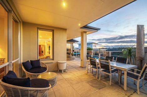 Photo of property in 160 Kittiwake Drive, Schnapper Rock, Auckland, 0632