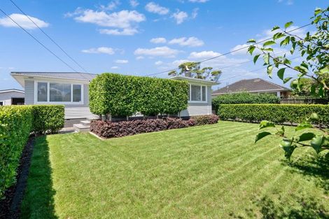 Photo of property in 5 Wallace Road, Mangere Bridge, Auckland, 2022