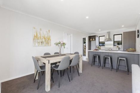 Photo of property in 13 Waiora Road, Stanmore Bay, Whangaparaoa, 0932