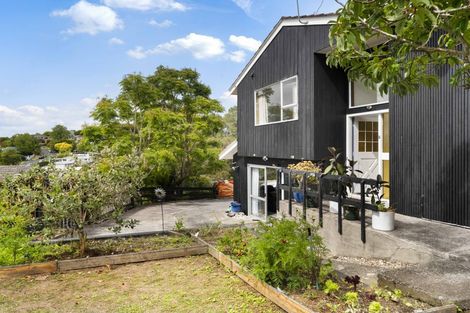 Photo of property in 2/39c Coronation Road, Hillcrest, Auckland, 0627