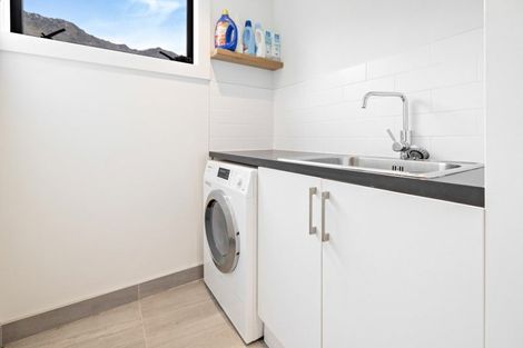 Photo of property in 7 Morepork Way, Arthurs Point, Queenstown, 9371