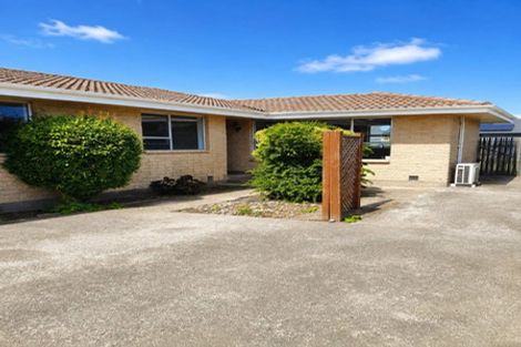 Photo of property in 2/77a Halswell Road, Hillmorton, Christchurch, 8025