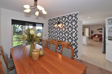 Photo of property in 15 Longford Park Drive, Takanini, 2112