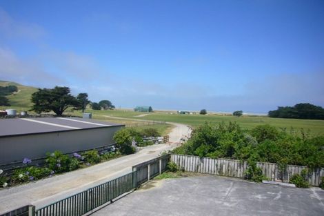 Photo of property in 65 Seaview Road, Cable Bay, 0420