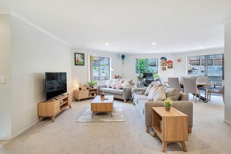 Photo of property in 15 San Pedro Place, Henderson, Auckland, 0612