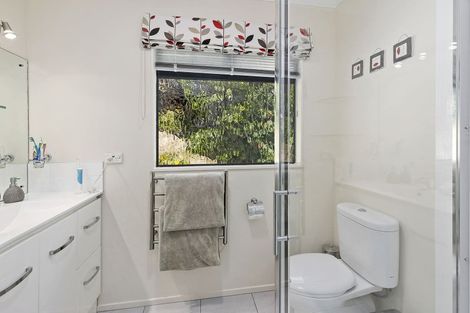 Photo of property in 95 Woodman Drive, Tawa, Wellington, 5028