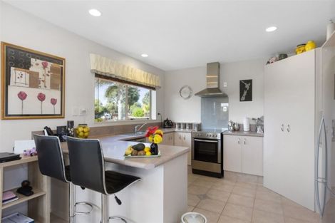 Photo of property in 60 Evans Road, Papamoa Beach, Papamoa, 3118