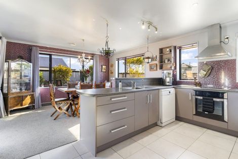 Photo of property in 52 Park Street, Winton, 9720