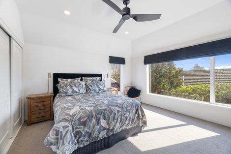 Photo of property in 2/195 Memorial Avenue, Burnside, Christchurch, 8053