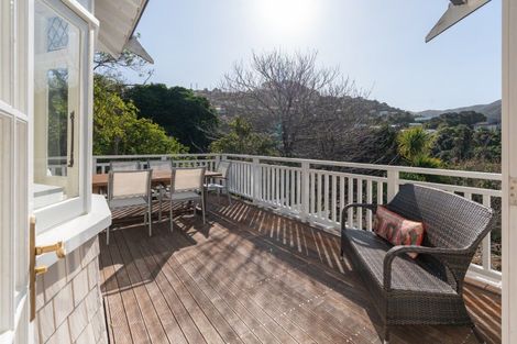 Photo of property in 184 Wadestown Road, Wadestown, Wellington, 6012