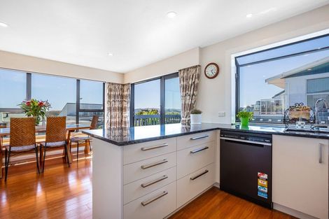 Photo of property in 6 Ettrick Grove, Papakowhai, Porirua, 5024