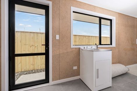 Photo of property in 59 Atlantic Drive, Fitzherbert, Palmerston North, 4410