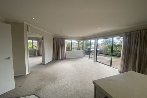 Photo of property in 30 Bushlands Park Drive, Albany, Auckland, 0632