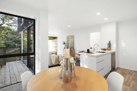 Photo of property in 7 Garfield Street, Brooklyn, Wellington, 6021