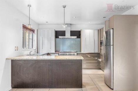 Photo of property in 29 Straven Road, Riccarton, Christchurch, 8011