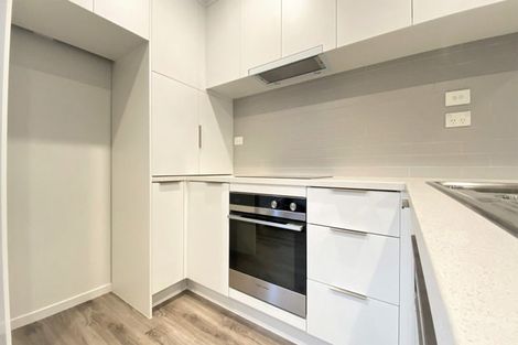 Photo of property in 5/37 Camelot Place, Glenfield, Auckland, 0629