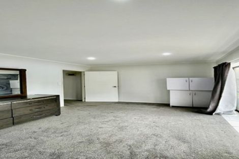 Photo of property in 2/62 Hillcrest Road, Papatoetoe, Auckland, 2025