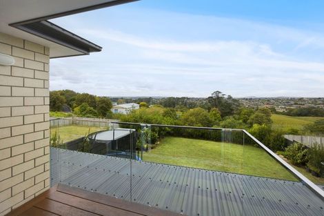Photo of property in 85c Lake Panorama Drive, Henderson Valley, Auckland, 0614
