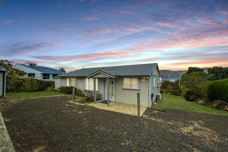 Photo of property in 5 Ngatea Road, Diamond Harbour, Lyttelton, 8971