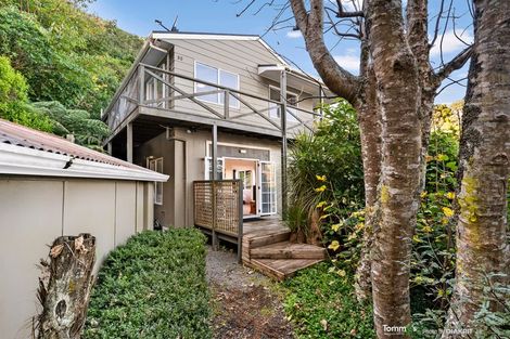 Photo of property in 30 Rangiora Avenue, Kaiwharawhara, Wellington, 6035