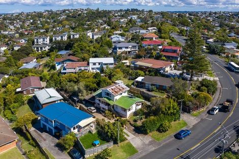 Photo of property in 83 Target Road, Totara Vale, Auckland, 0629