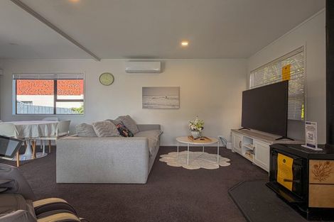 Photo of property in 1/725 Beach Road, Browns Bay, Auckland, 0630