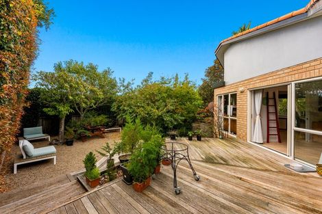 Photo of property in 12 Stonedge Lane, Rosedale, Auckland, 0632