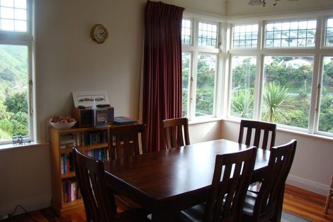 Photo of property in 28 Saint Michaels Crescent, Kelburn, Wellington, 6012