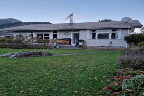 Photo of property in 107 Waller Street, Murchison, 7007