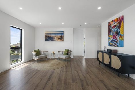 Photo of property in 2/16 James Laurie Street, Henderson, Auckland, 0612