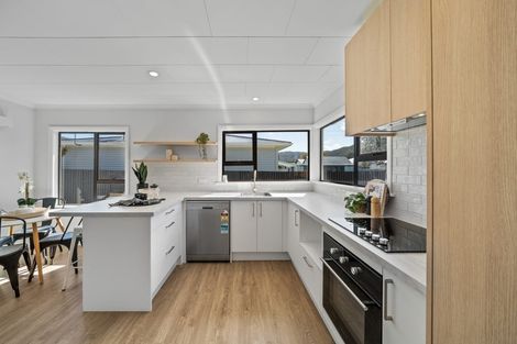 Photo of property in 32 Donnelley Drive, Wainuiomata, Lower Hutt, 5014