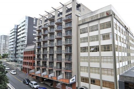 Photo of property in Atrium Apartments, 2r/154 The Terrace, Wellington Central, Wellington, 6011