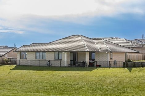 Photo of property in 30 Richardson Road, Omokoroa, 3114
