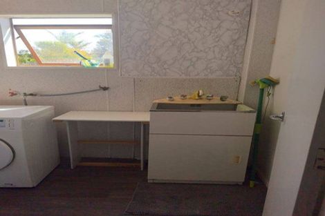 Photo of property in 3/270 Wairau Road, Glenfield, Auckland, 0627