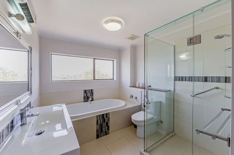 Photo of property in 20 Zita Avenue, Matakatia, Whangaparaoa, 0930