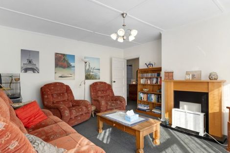 Photo of property in 39 Atiawa Crescent, Waiwhetu, Lower Hutt, 5010