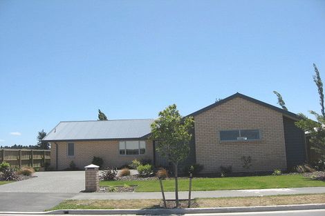 Photo of property in 10 Reka Street, Parklands, Christchurch, 8083