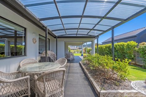 Photo of property in 1 Topping Place, Whitianga, 3510