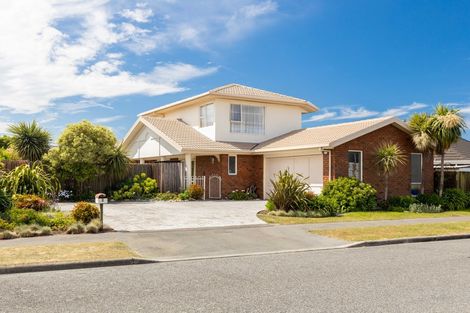 Photo of property in 6 Orlando Crescent, Waimairi Beach, Christchurch, 8083