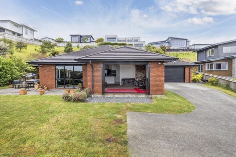 Photo of property in 24 Ships Cove, Whitby, Porirua, 5024