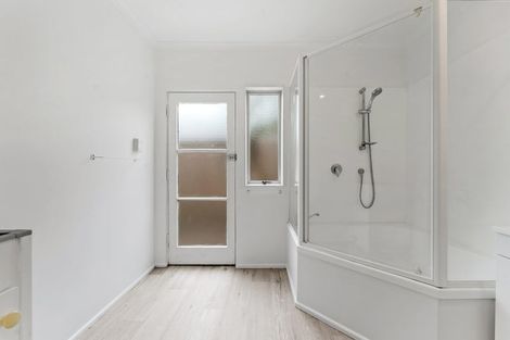 Photo of property in 2/64 Mckenzie Avenue, Arkles Bay, Whangaparaoa, 0932