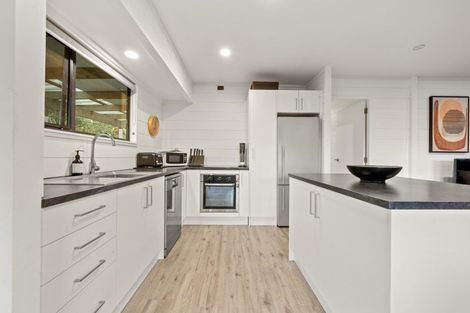 Photo of property in 34 Ocean Road, Surfdale, Waiheke Island, 1081